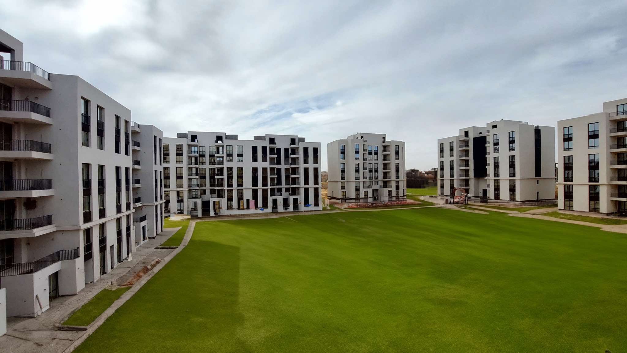 كمبوند فاخر في حدائق اكتوبر - استلام خلال سنه 